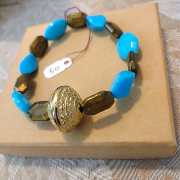 Artemis's Gems custom-made beaded bracelet with large gold charm,blue/gold - Picture 1 of 4